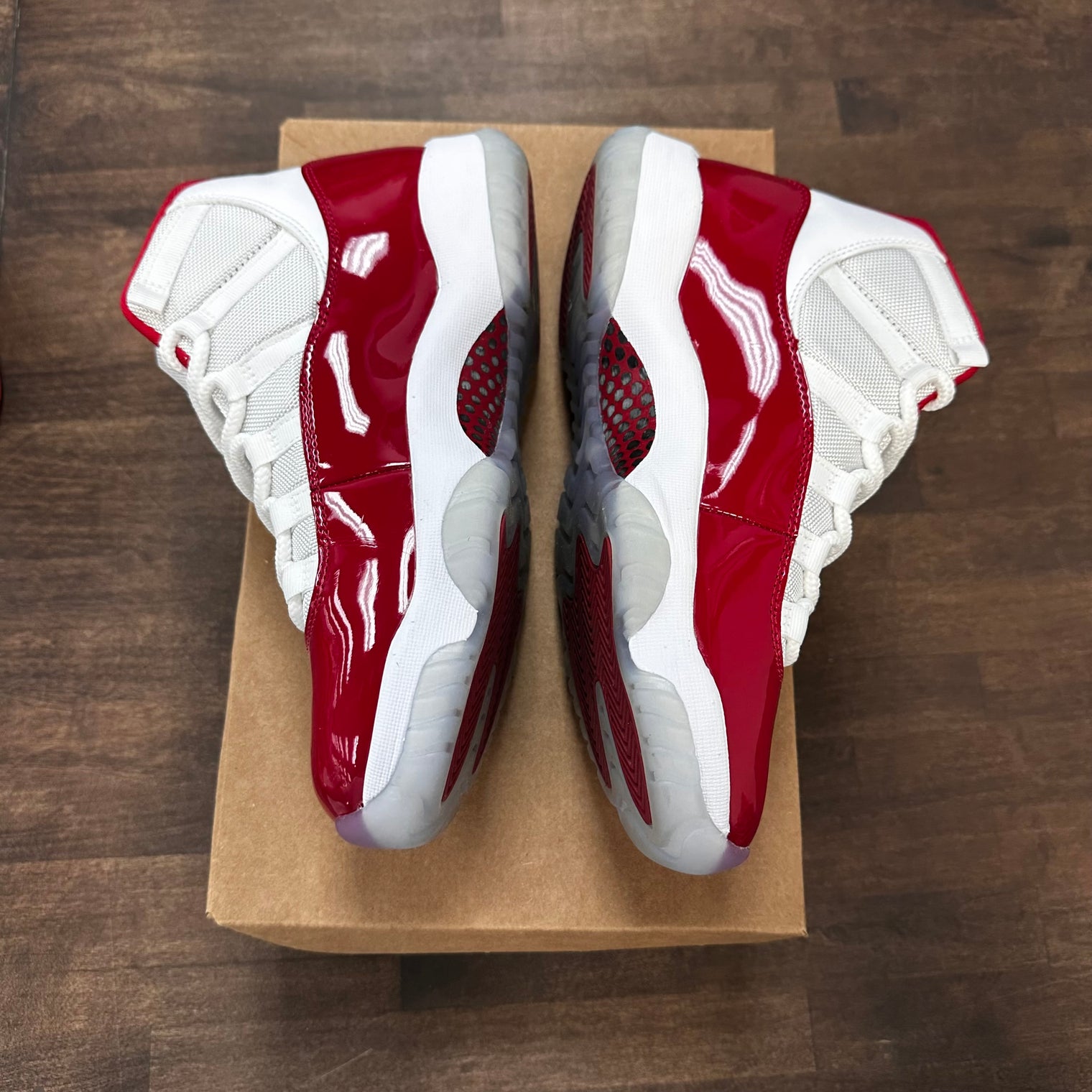 Cherry Jordan 11 (USED,No Box)