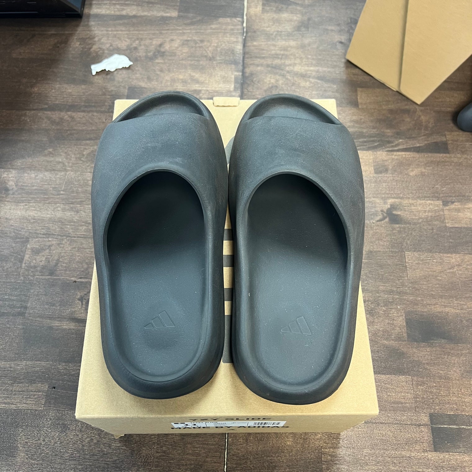 Onyx Yeezy Slide (USED)