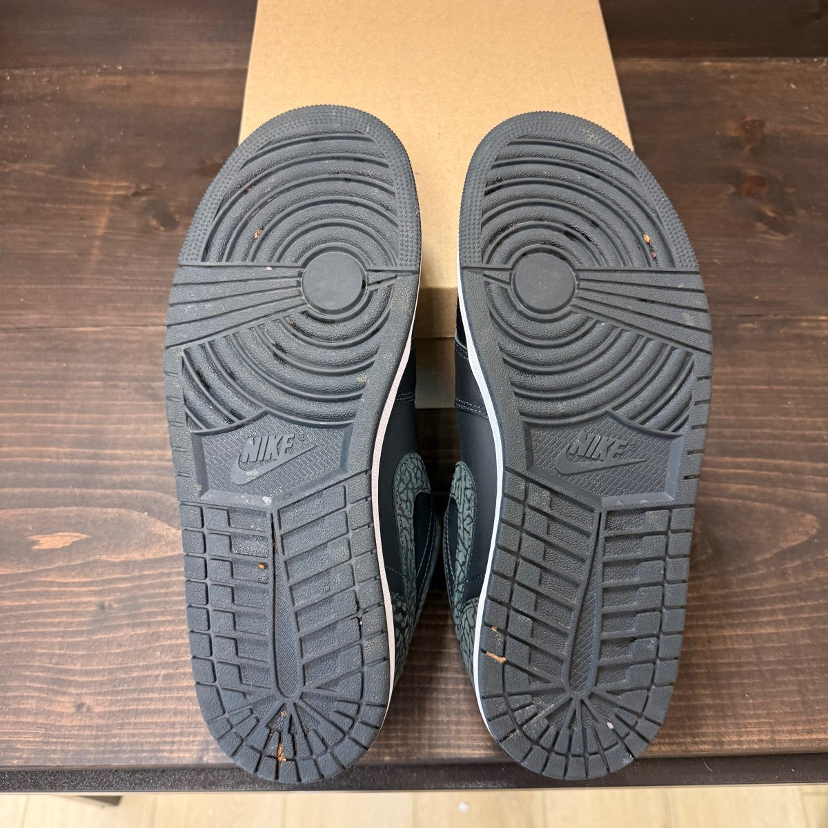 Jordan 1 Low SE Black Elephant Size 11.5 (Pre-Owned) - Image 6