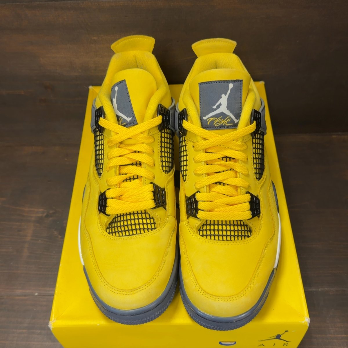 Jordan 4 Retro Lightning (2021) Size 11 (Pre-Owned) - tag