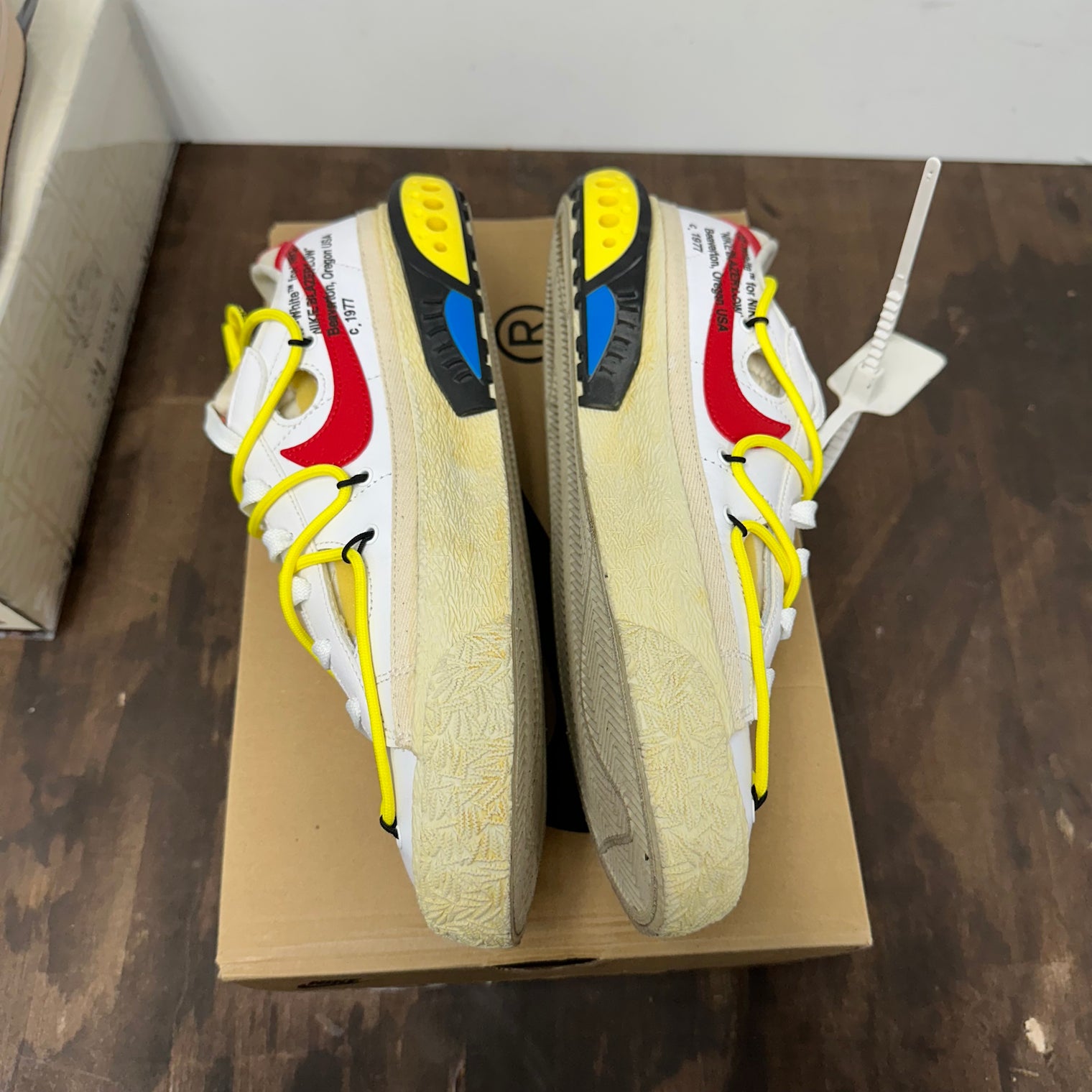 Off-White University Red Blazer Low (USED)