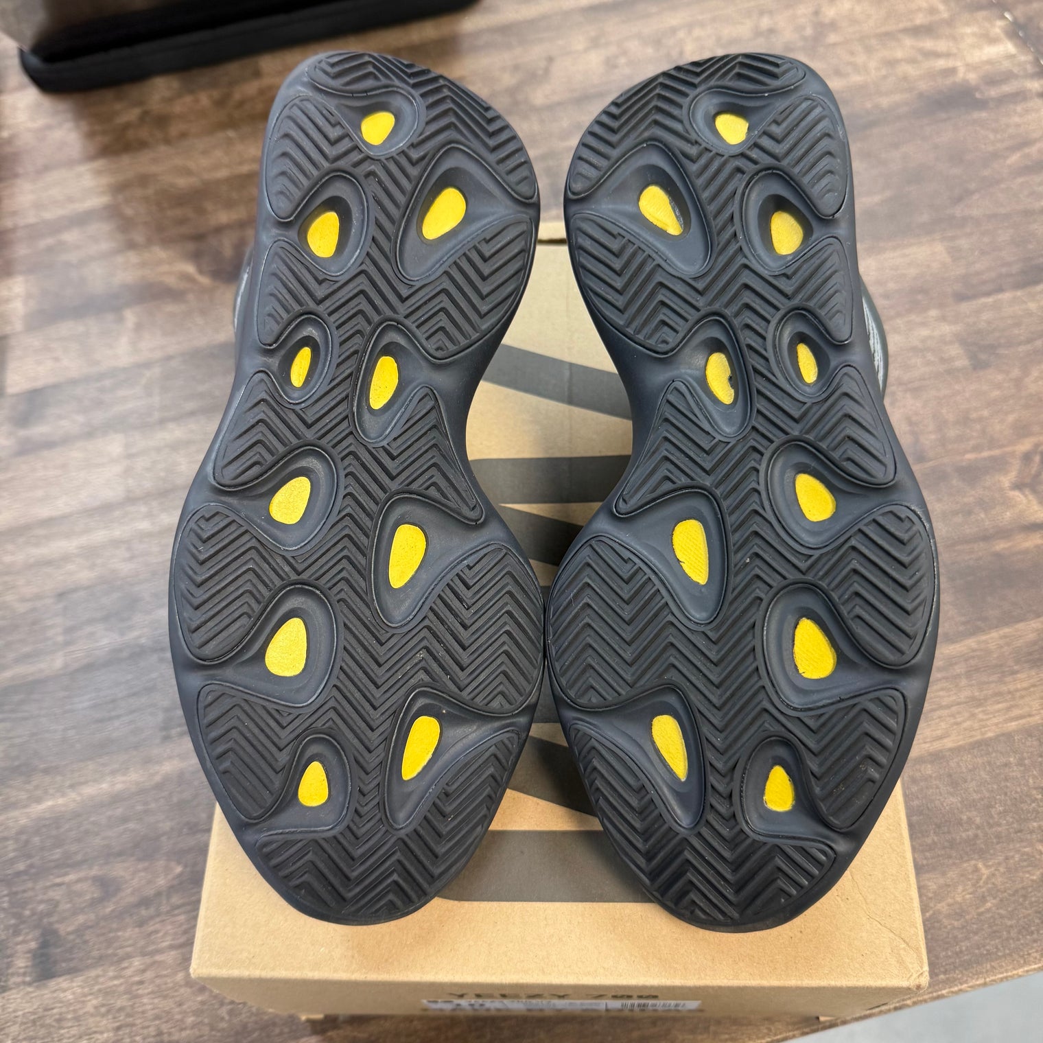 Dark Glow Yeezy 700 V3 (USED)