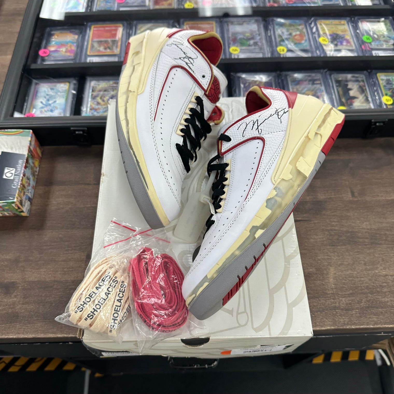 Off-White Red Off-White Jordan 2 Low SP (USED)