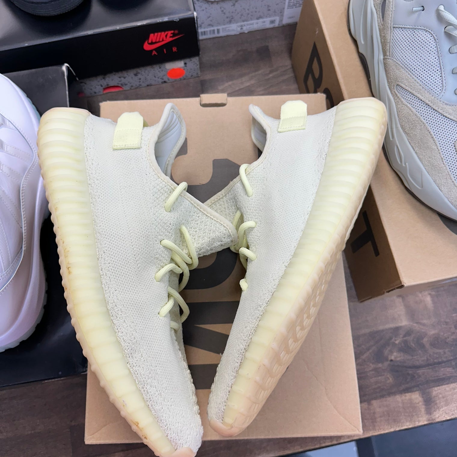 Butter adidas Yeezy Boost 350 V2 (USED, no insoles)