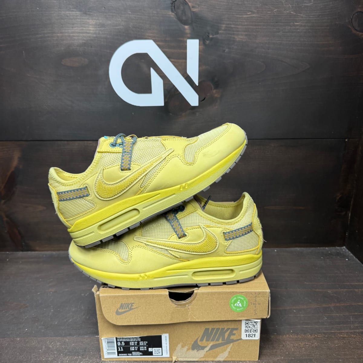 Nike Air Max 1 Travis Scott Cactus Jack Saturn Gold Size 9.5 (Pre-Owned) - back