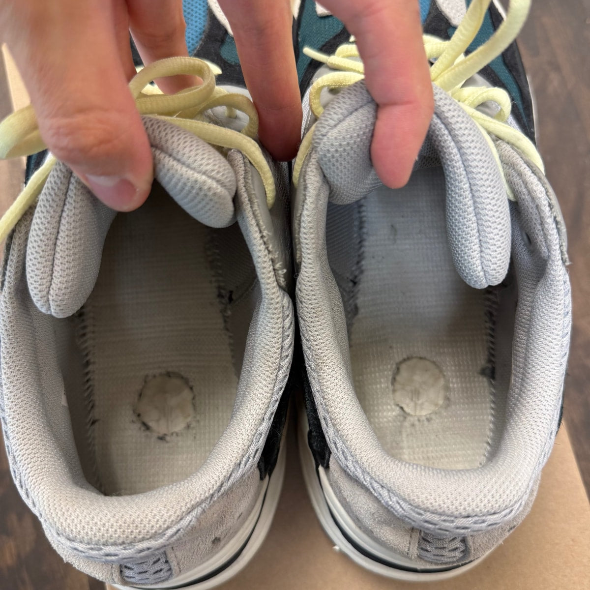 adidas Yeezy Boost 700 Wave Runner Size 11 (Pre-Owned) - Image 4