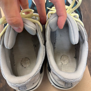 adidas Yeezy Boost 700 Wave Runner Size 11 (Pre-Owned) - Image 4