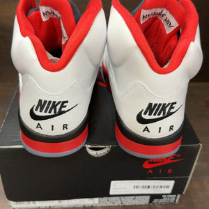 Jordan 5 Retro Fire Red Black Tongue (2025) Size 8.5 (Pre-Owned) - aux