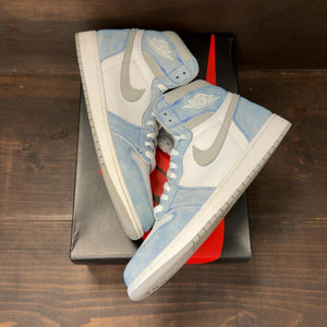 Jordan 1 Retro High OG Hyper Royal - Image 2