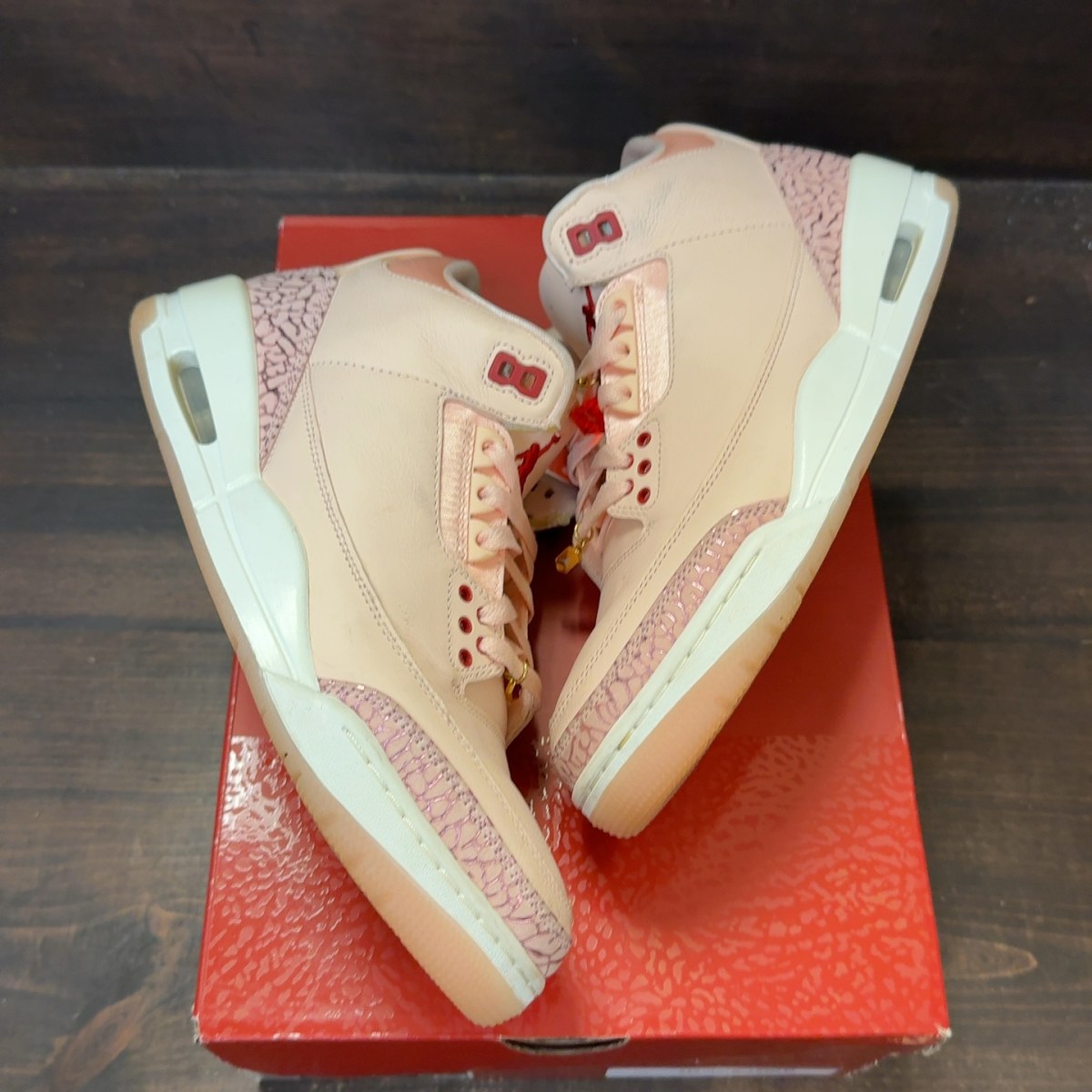 Jordan 3 Retro Valentine's Day Treat Yourself (2025) (Women's) - Image 2