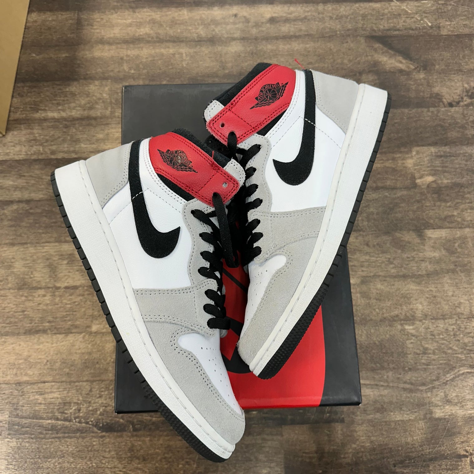 Light Smoke Grey Jordan 1 High Retro (GS) (USED)