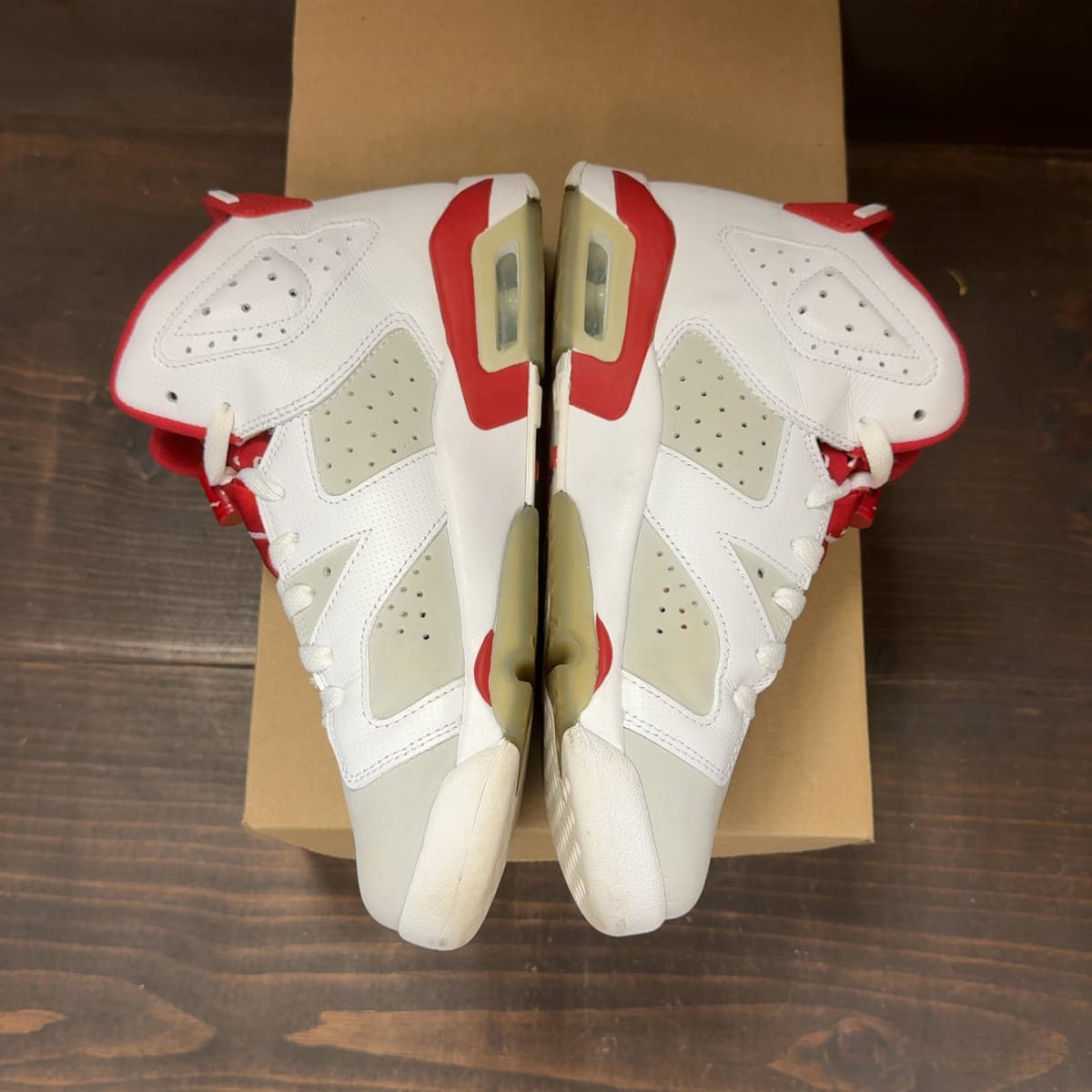 Jordan 6 Retro Alternate Hare (GS) Size 7Y (Pre-Owned) - aux