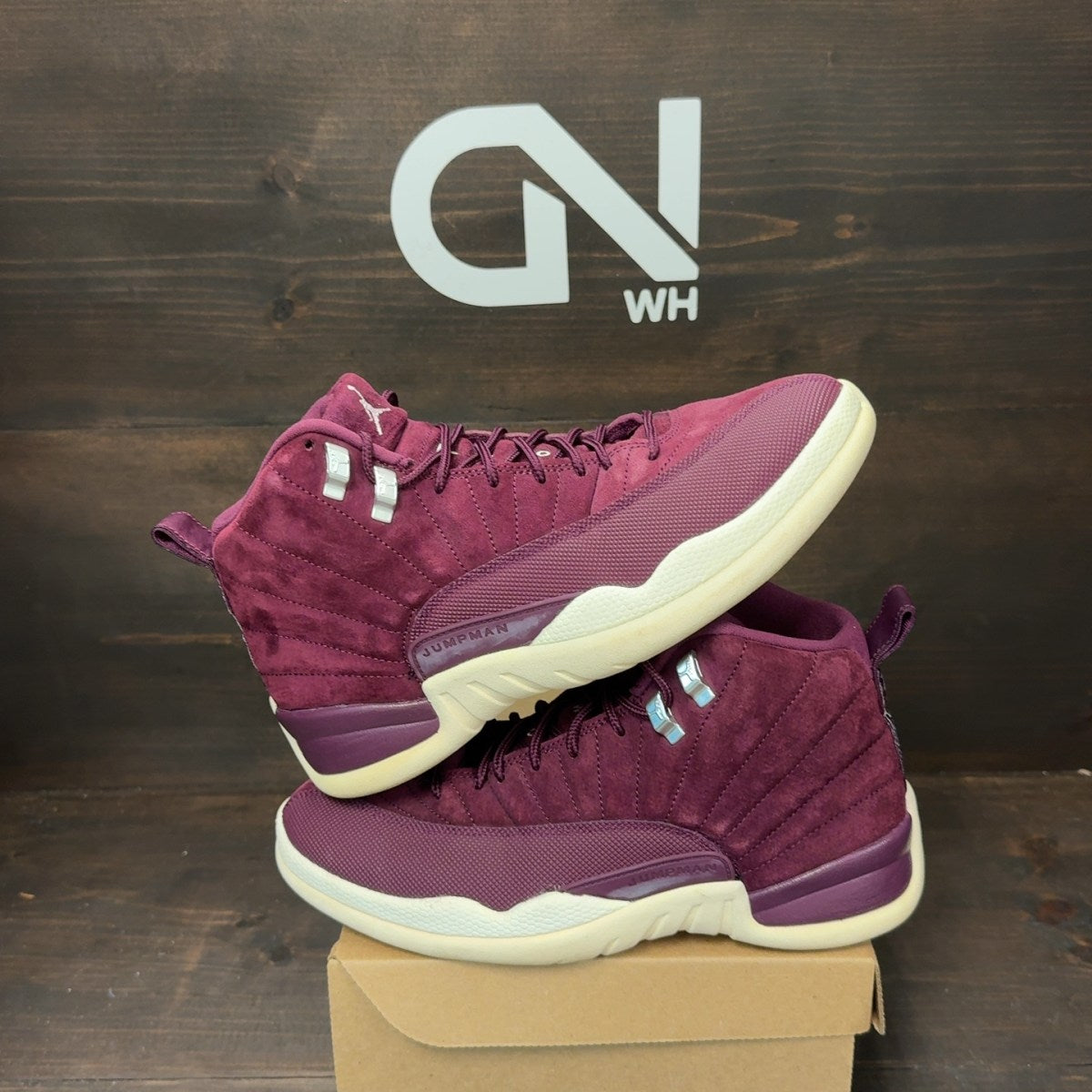 Jordan 12 Retro Bordeaux Size 8 (Pre-Owned) - Image 1