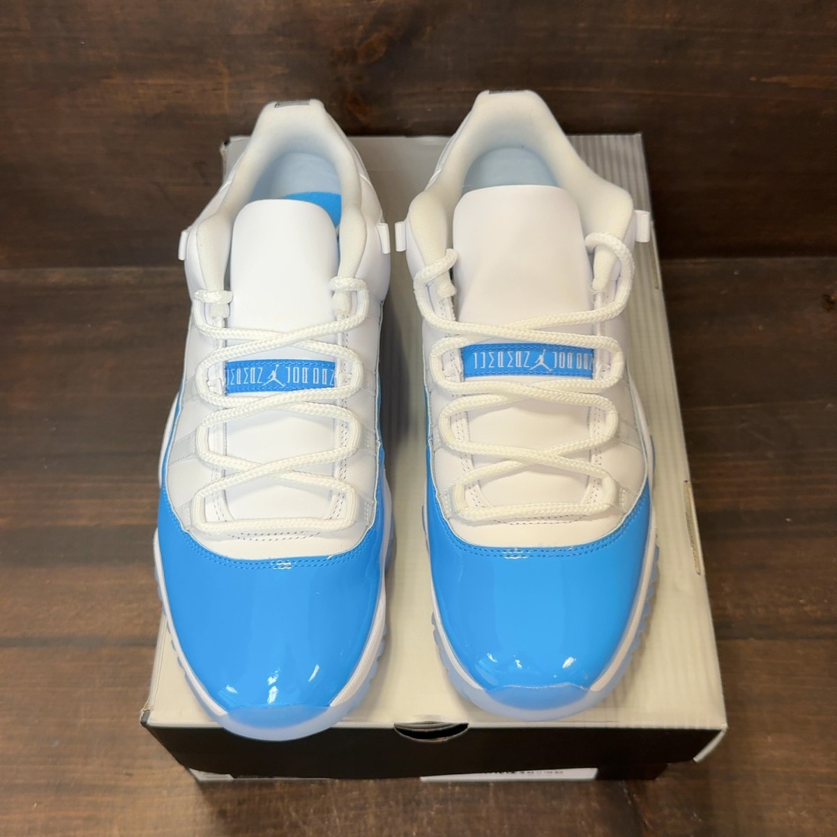 Jordan 11 Retro Low University Blue (2026) Size 10 (Pre-Owned) - Image 3