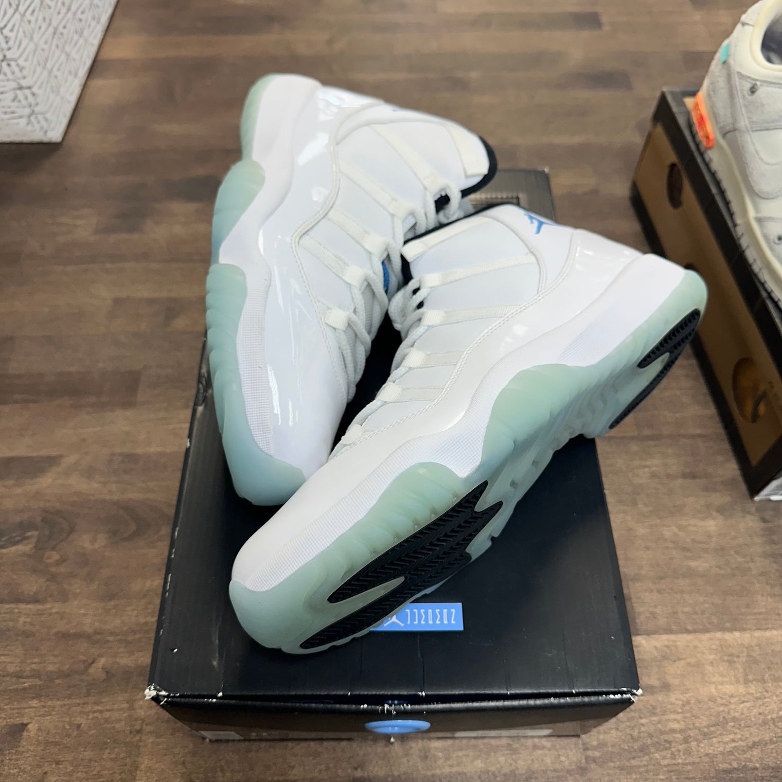 Jordan 11 Retro Legend Blue (2014) (Lightly Worn)