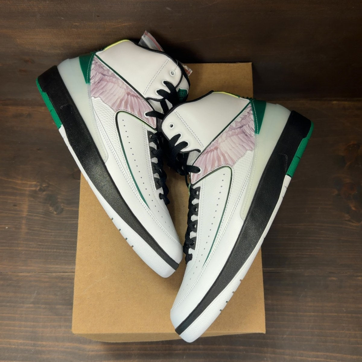 Jordan 2 Retro "H" Wings Size 9 - Image 2