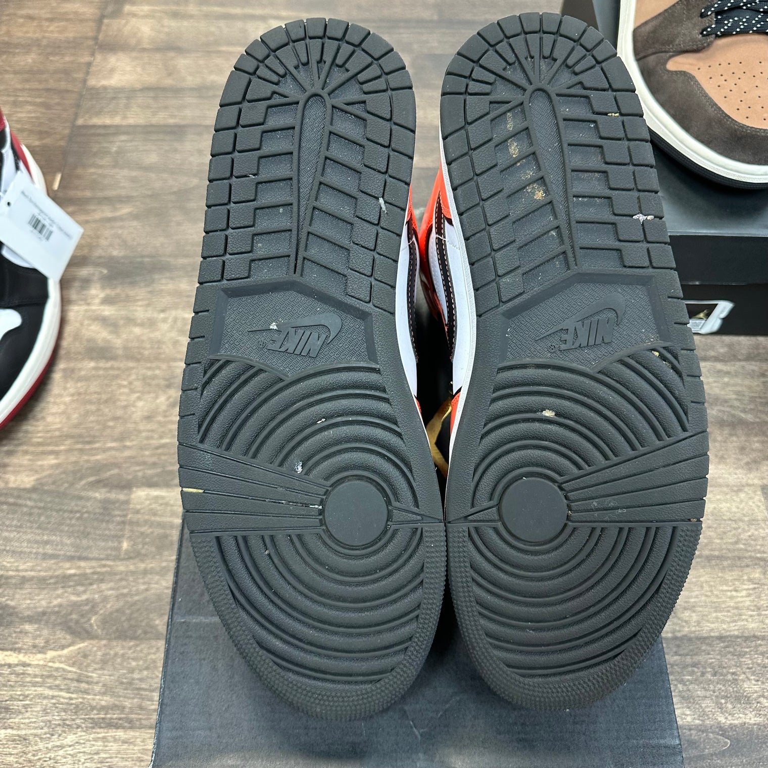 Turf Orange Jordan 1 Mid (USED)