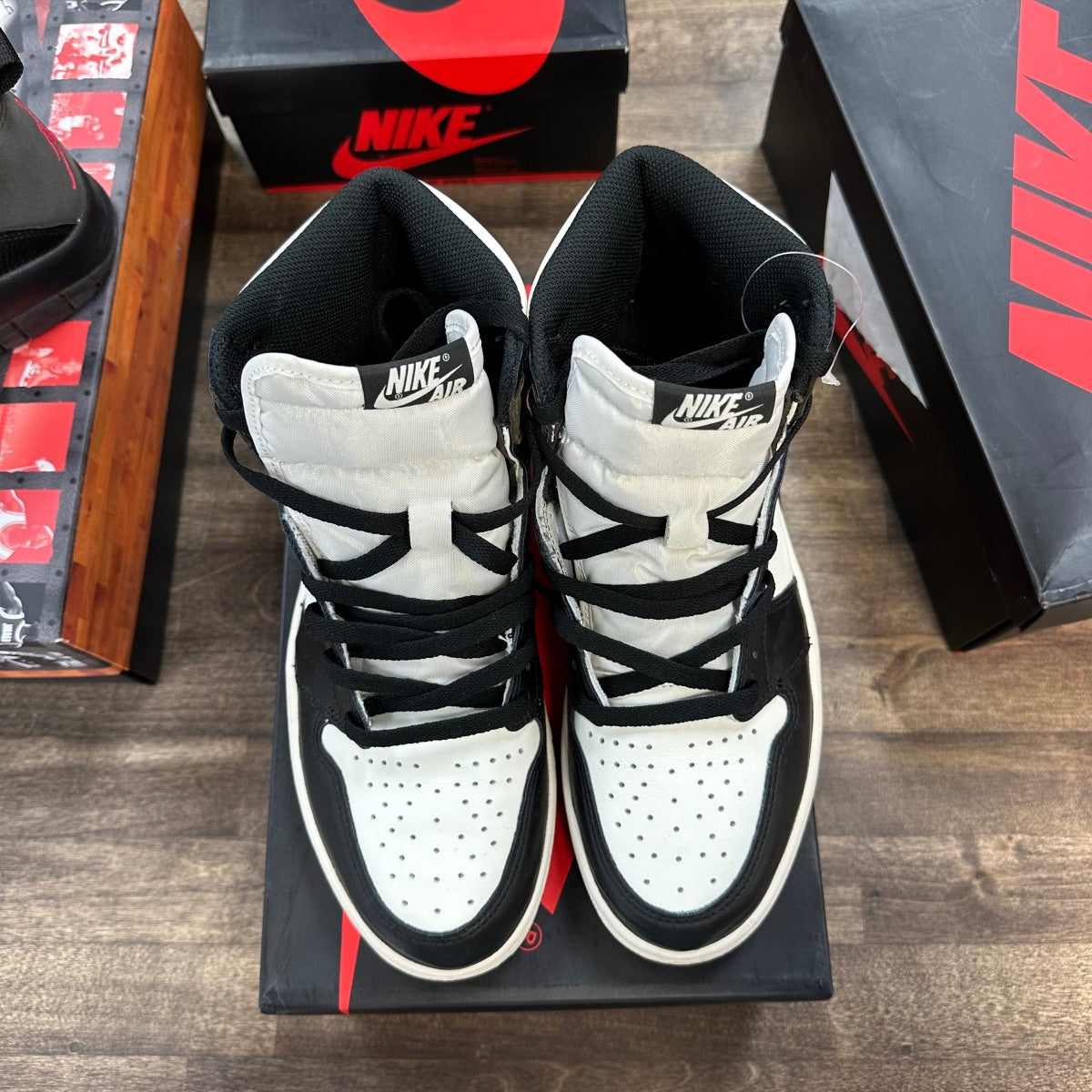 Jordan 1 Retro High Dark Mocha Size 9.5 (Pre-Owned) - tag