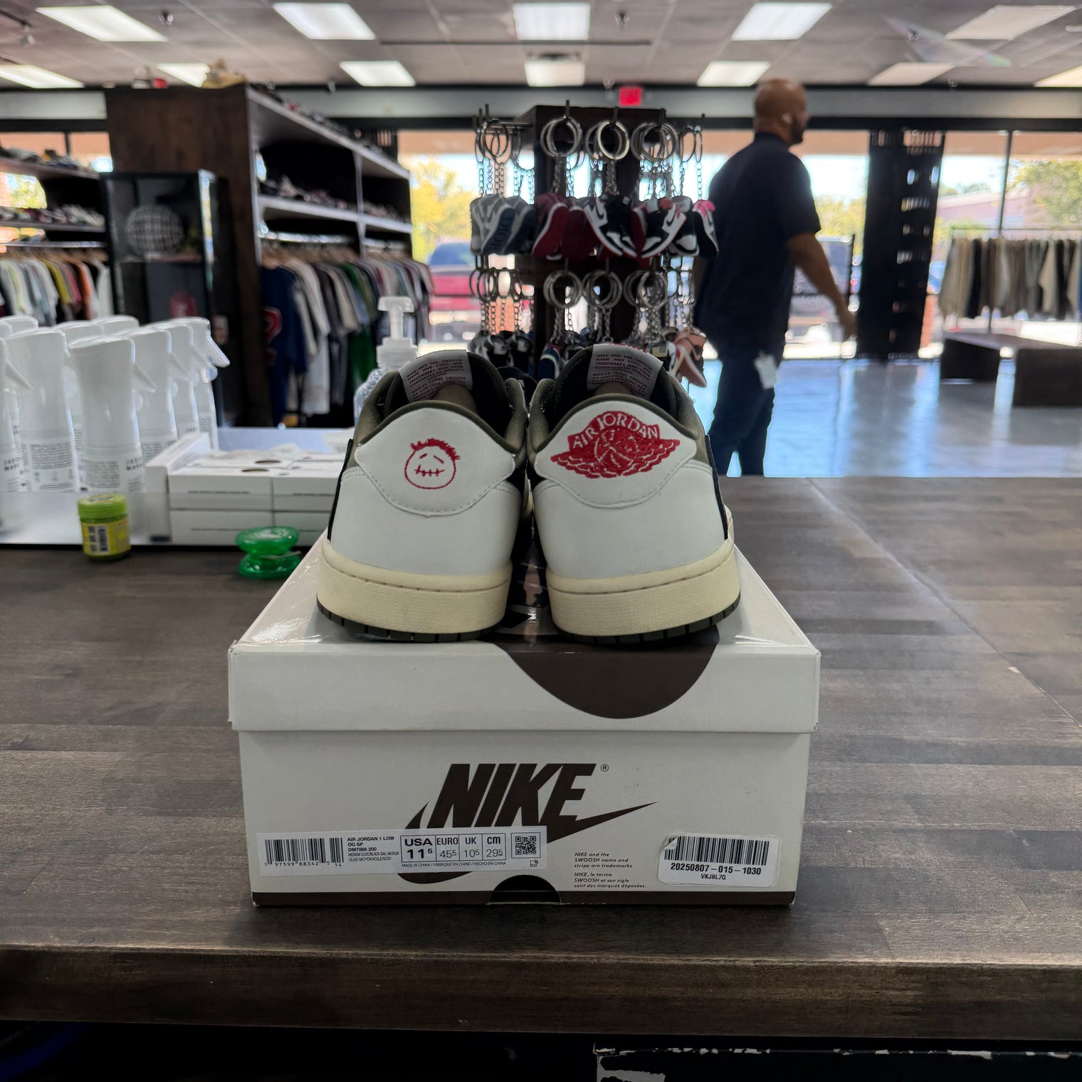 Medium Olive Travis Scott Jordan 1 Low OG SP (USED)