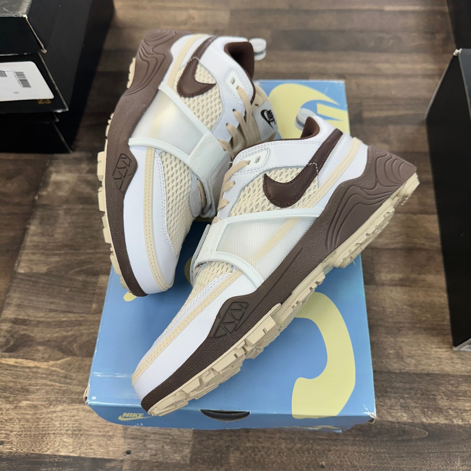 Field Jaxx Travis Scott Light Chocolate (USED)
