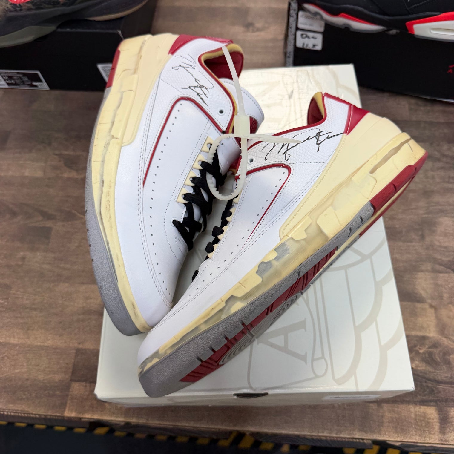 Off-White White Red Jordan 2 Retro Low SP (USED)