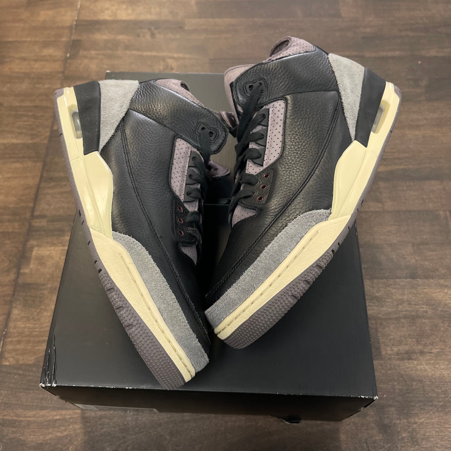(W) A Ma Maniere WYWS (USED)