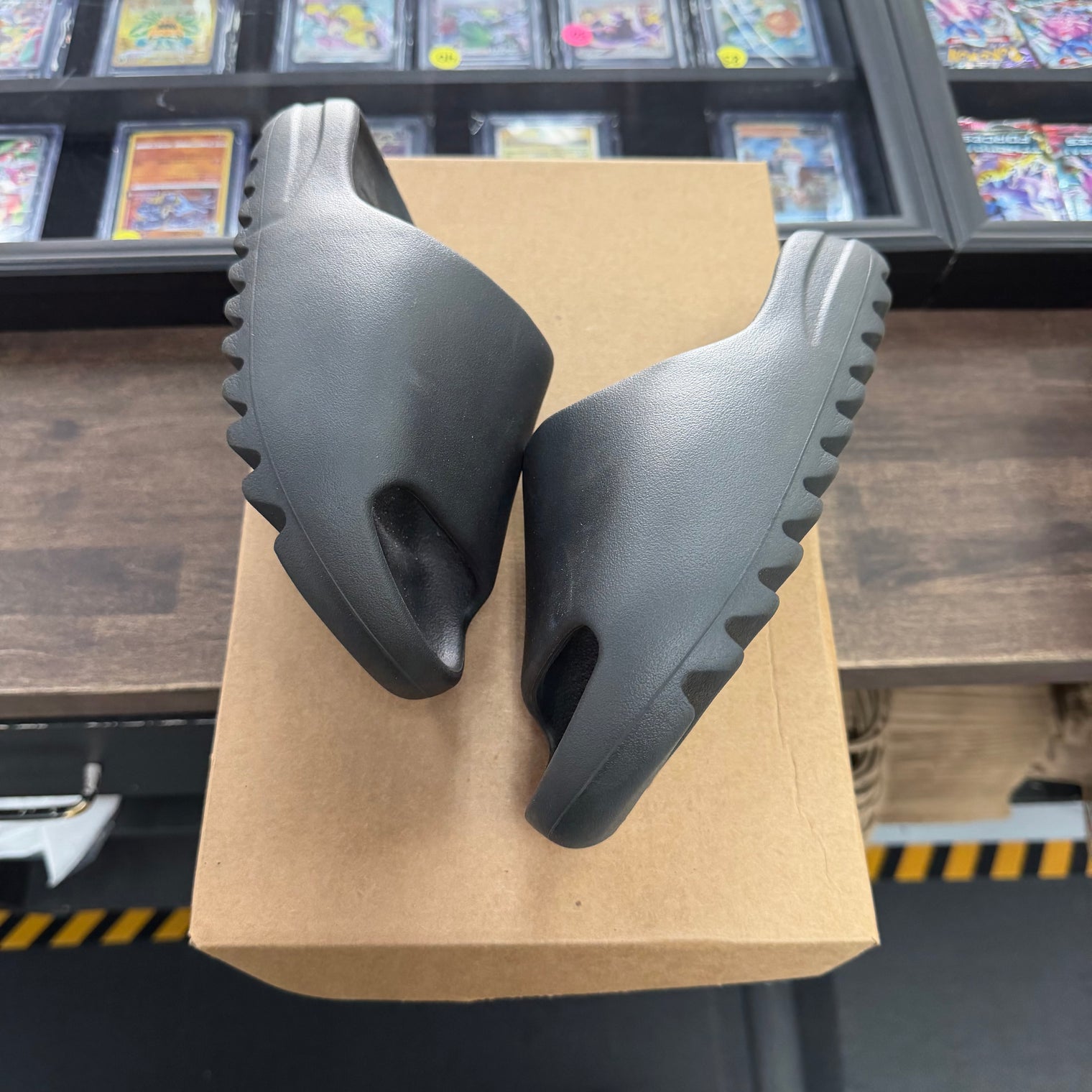 Onyx Yeezy Slide (USED, No Box)