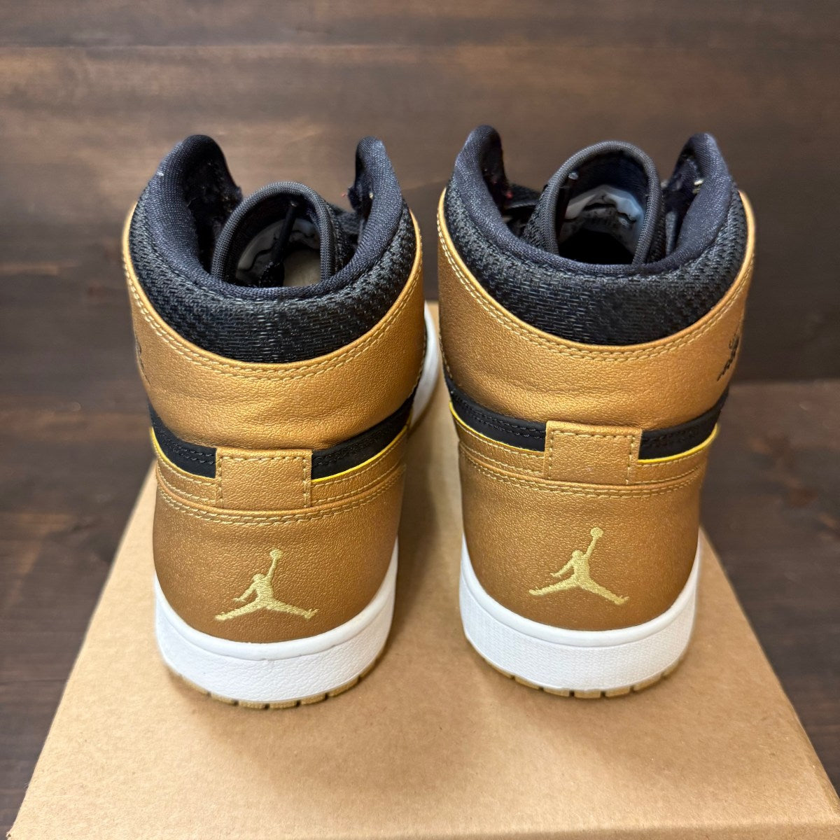 Jordan 1 Retro Melo PE Size 8.5 (Pre-Owned) - Image 4