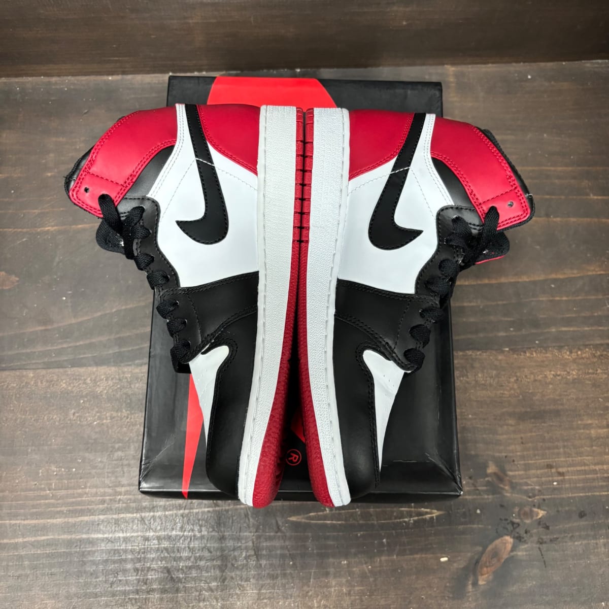 Jordan 1 Retro Black Toe (2013) (GS) Size 6Y (Pre-Owned) - tag