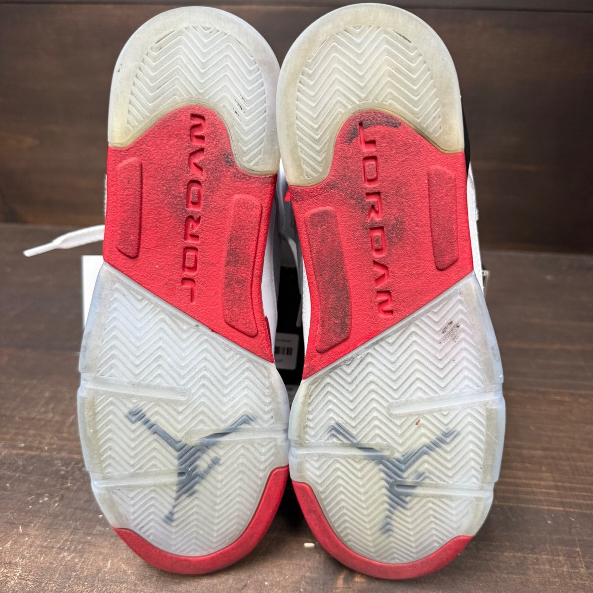 Jordan 5 Retro Fire Red Black Tongue (2025) (GS) - Image 6