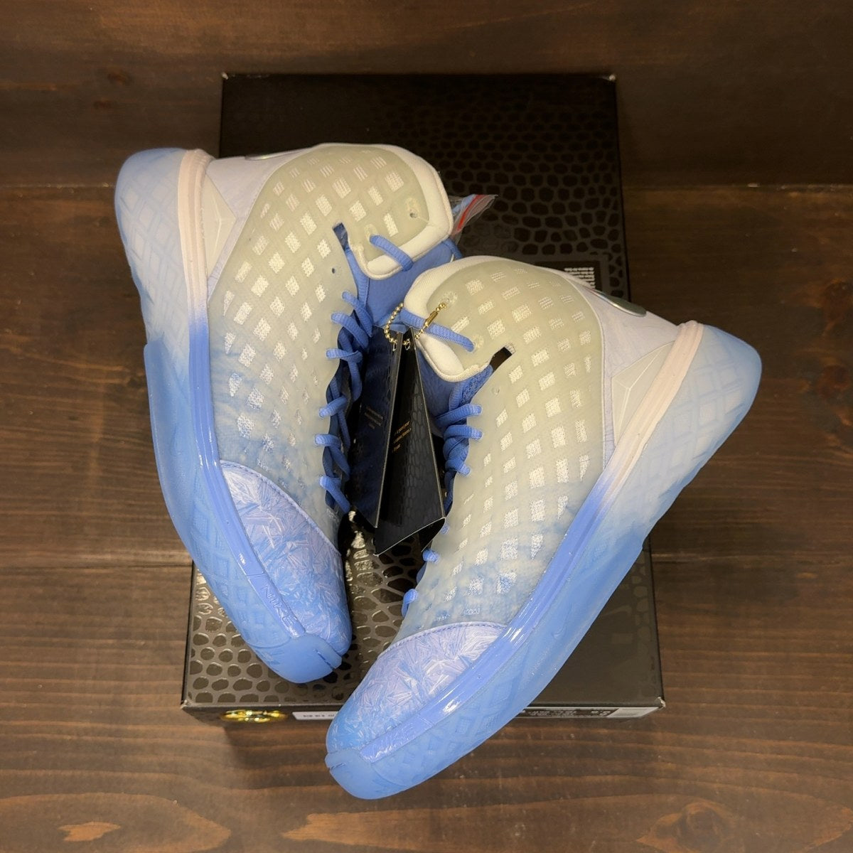 Nike Kobe 3 Protro Christmas - Image 2