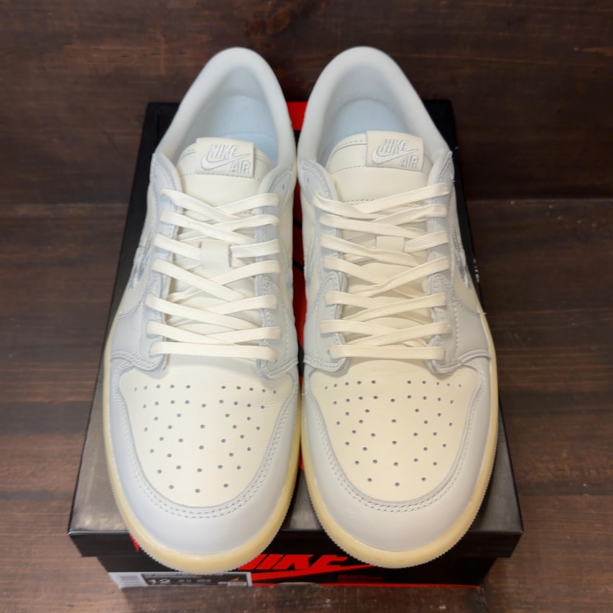 Jordan 1 Retro Low OG Rabbit Floral Swoosh - Image 3