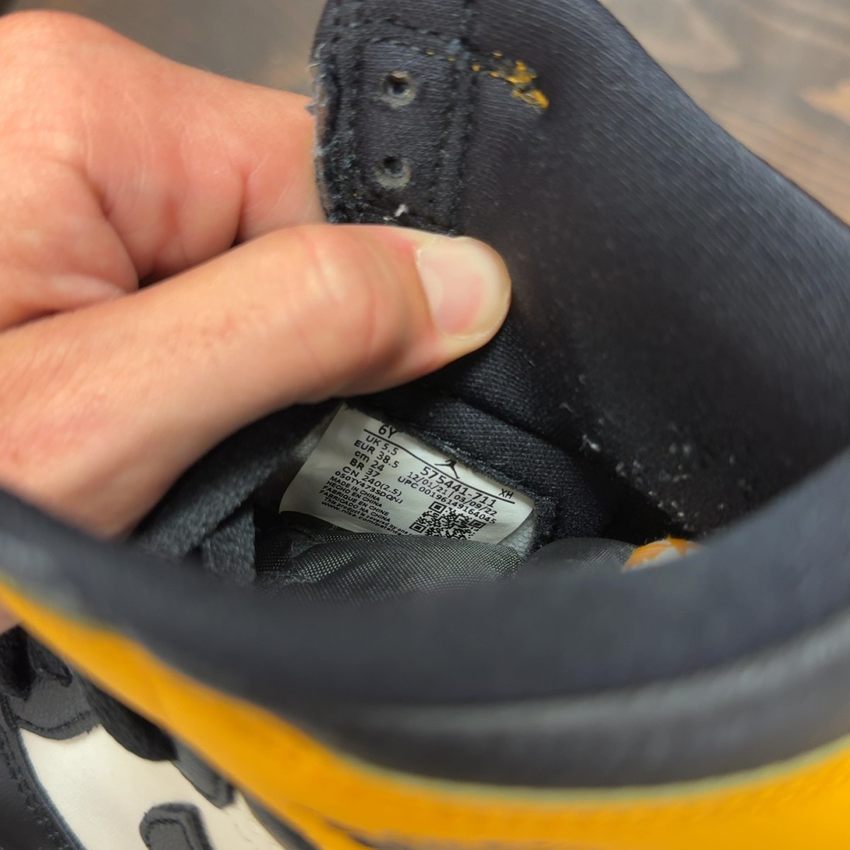 Jordan 1 Retro High OG Taxi (GS) - Image 7