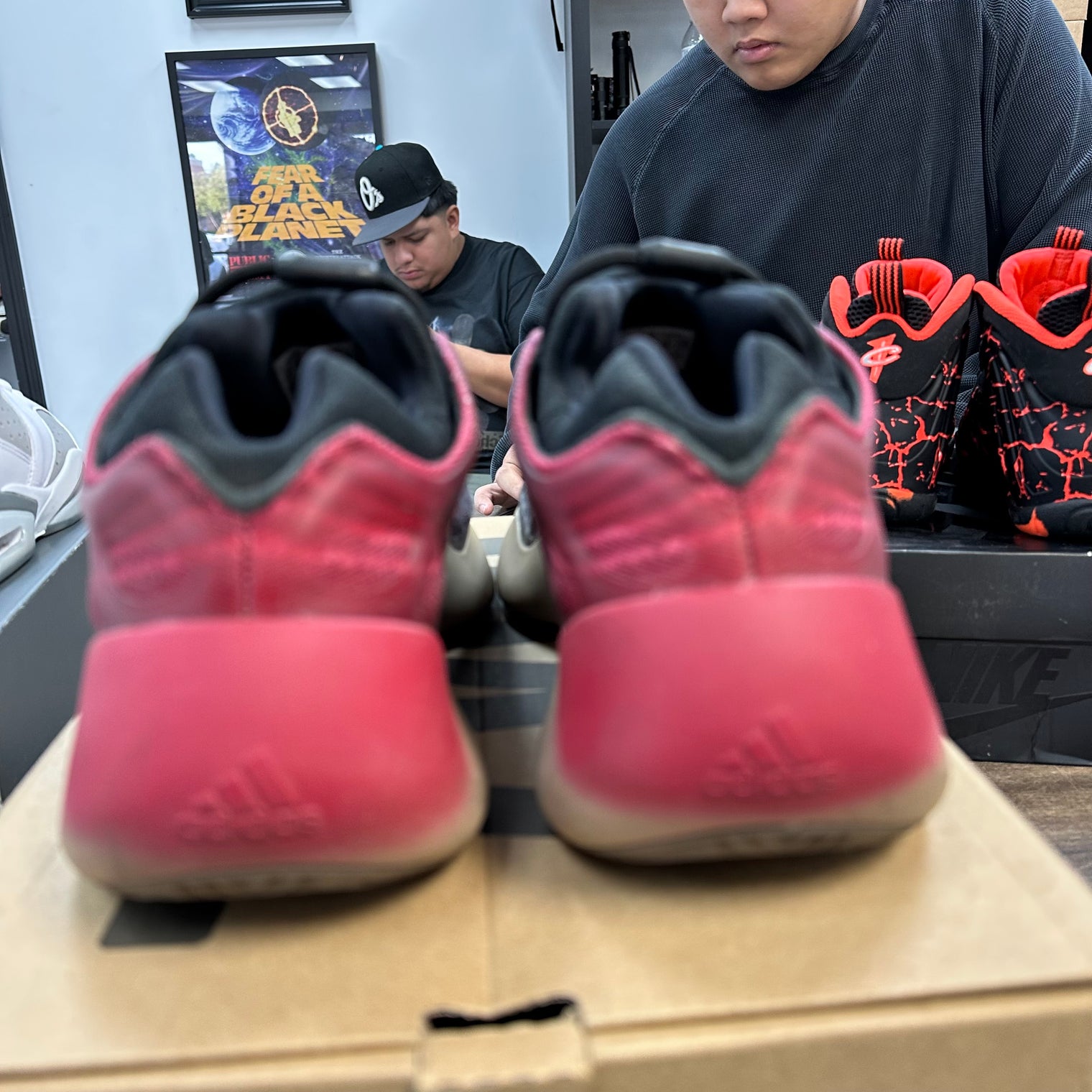 Fade Carbon Yeezy 700 V3 (USED)