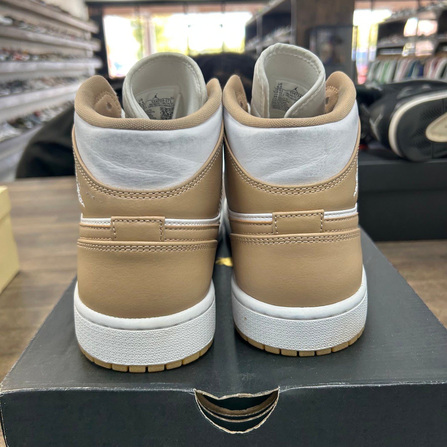 Tan Gum Jordan 1 Mid (Used)