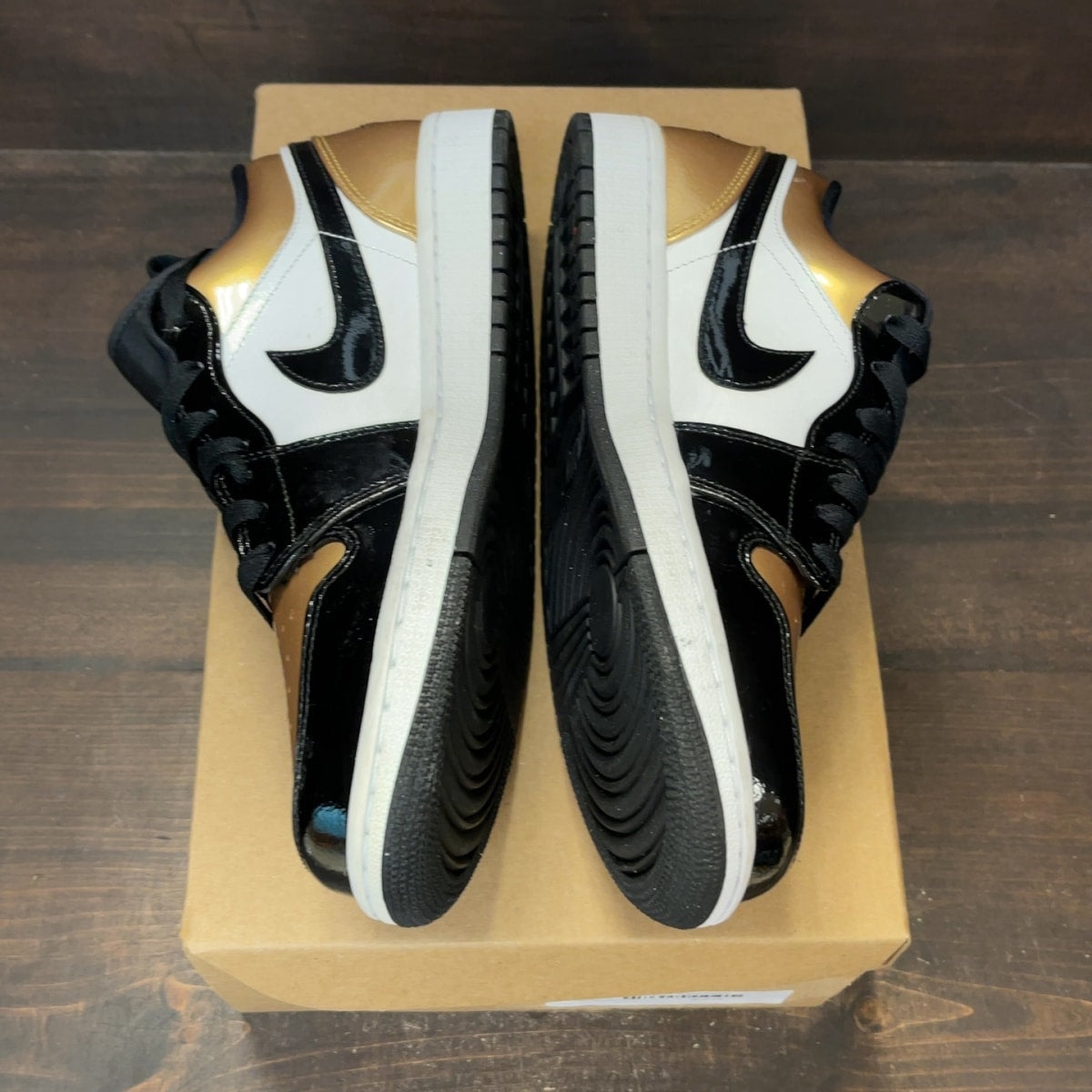 Jordan 1 Low Gold Toe Size 10 (Pre-Owned) - Image 4