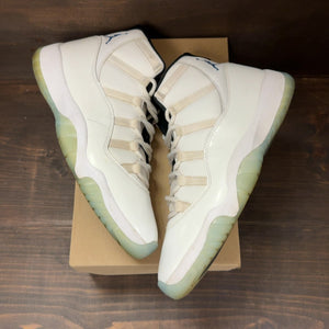 Jordan 11 Retro Legend Blue (2024) Size 13 (Pre-Owned) - Image 2