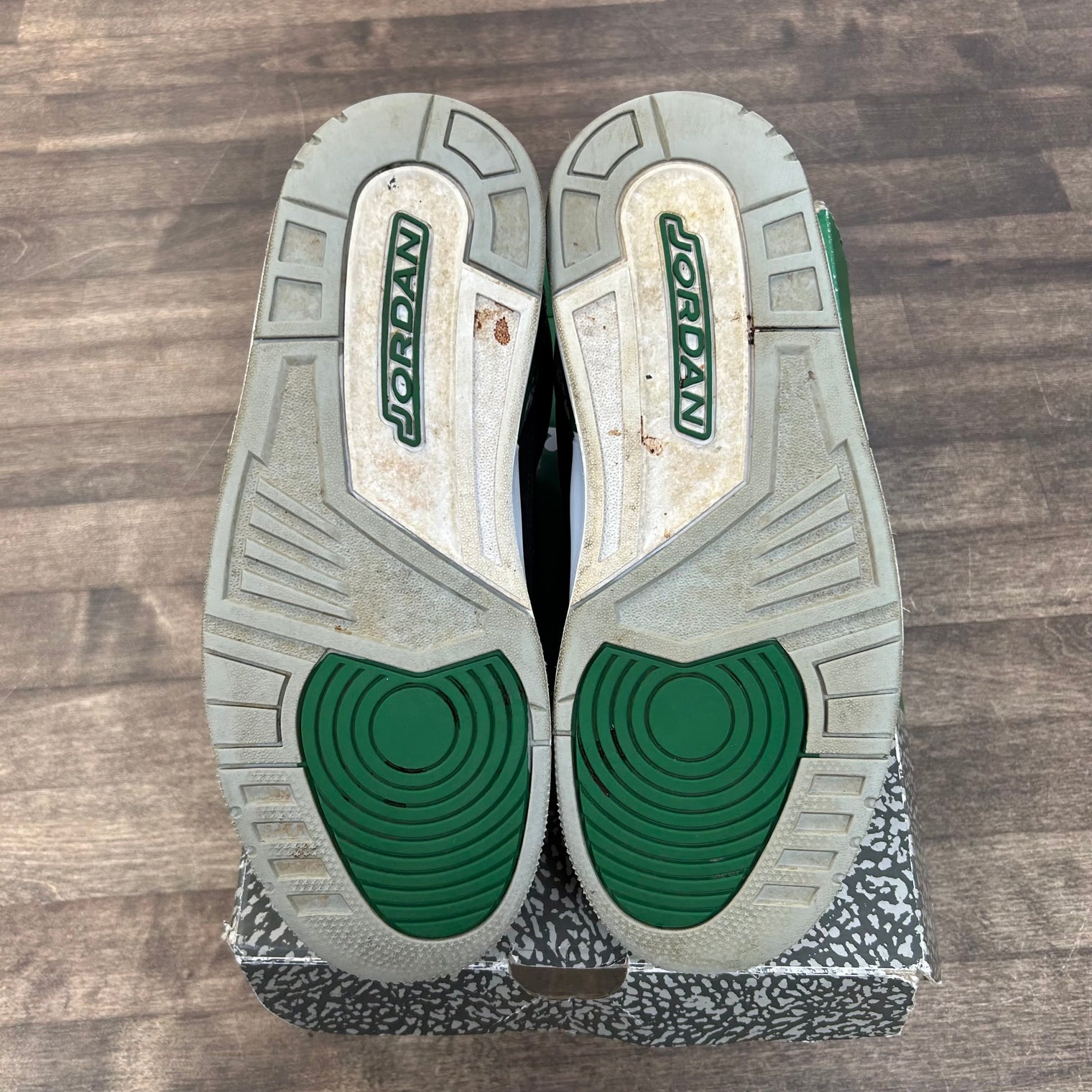 Pine Green Jordan 3 Retro (USED)