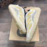 adidas Yeezy 700 V3 Safflower Size 12.5 (Pre-Owned)