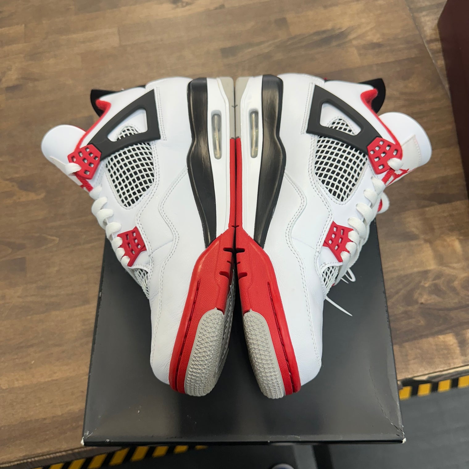 Fire Red Jordan 4 (2020) (USED)