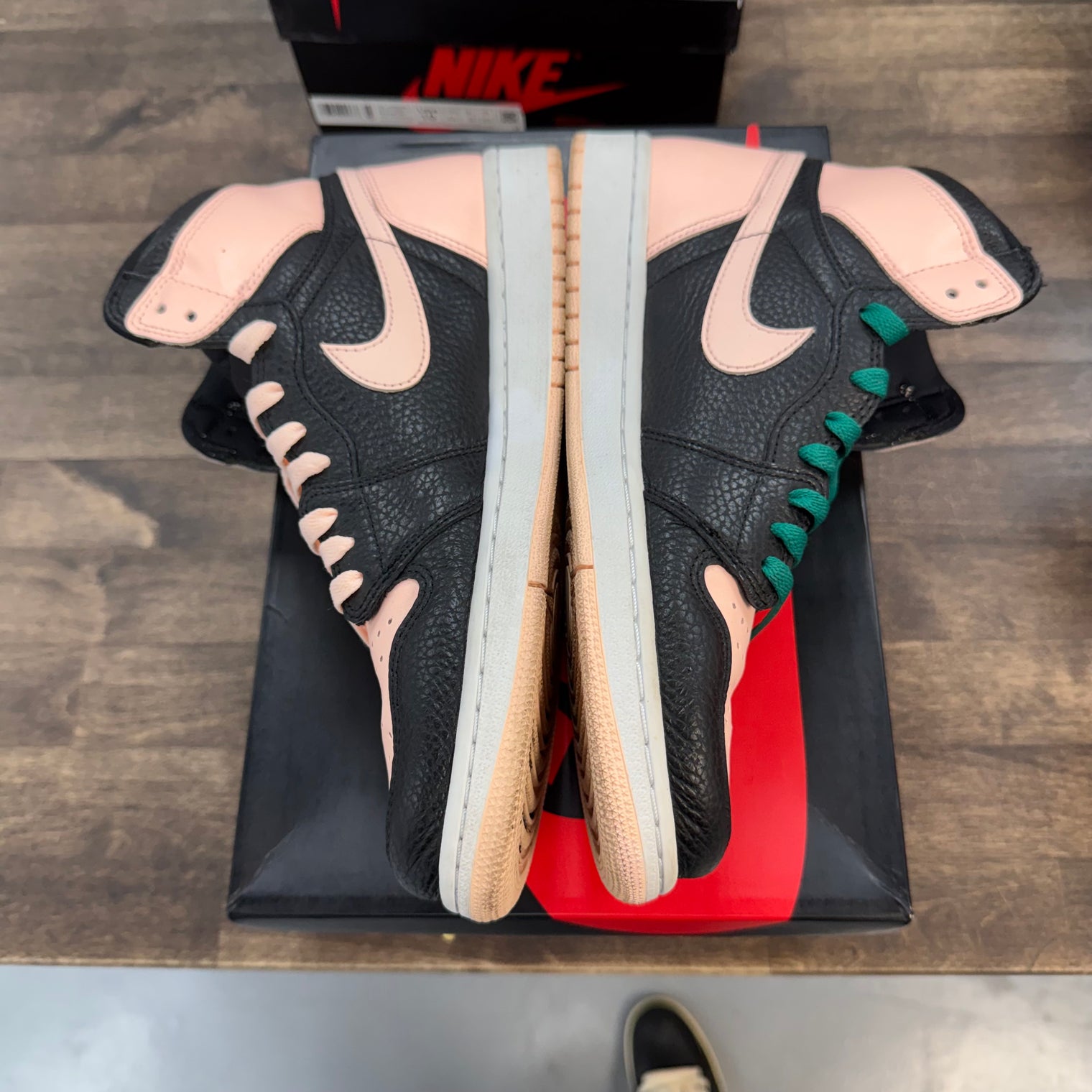 Crimson Tint Jordan 1 High (USED)