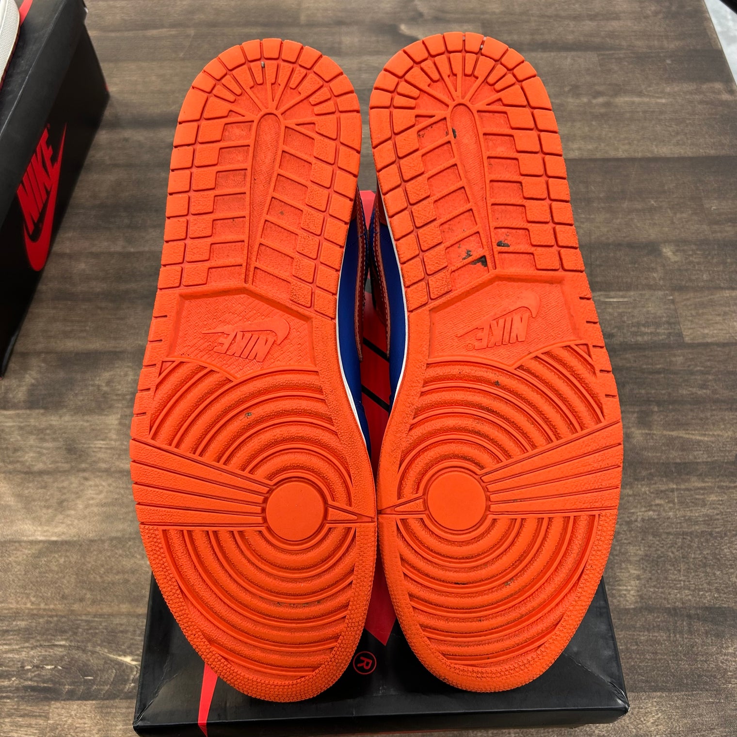 Knicks Jordan 1 Retro (USED, No Insoles, No Box)