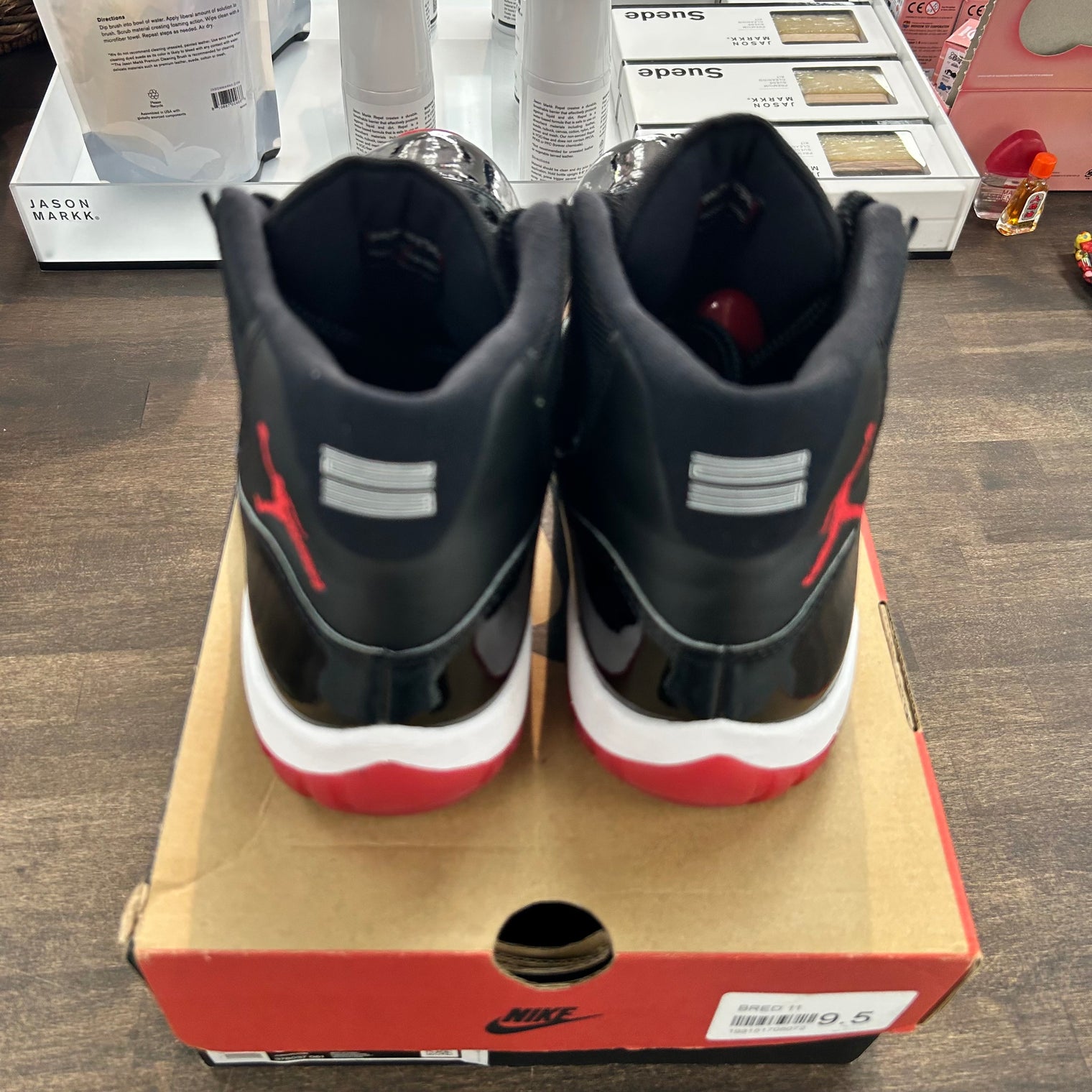 Bred Jordan 11 2019 (GS) (USED)