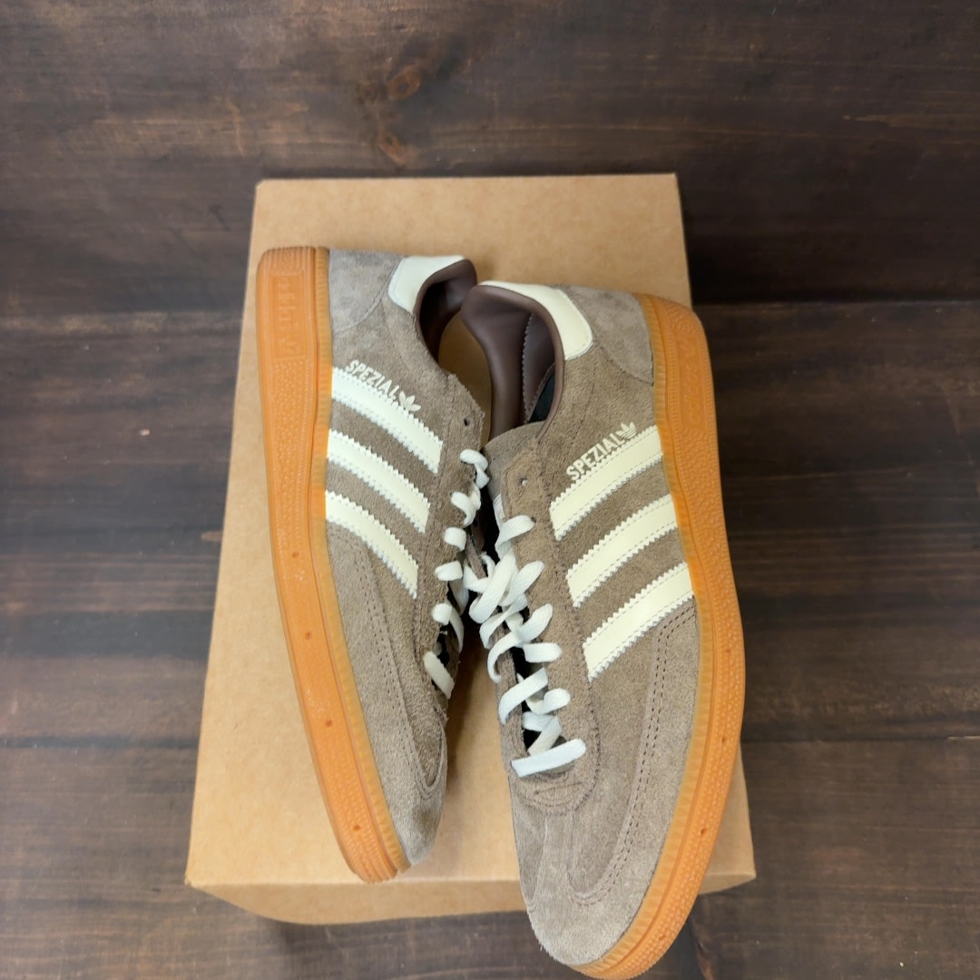 adidas Handball Spezial Earth Strata Gum (Women's) Size 8W (Pre-Owned) - Image 2