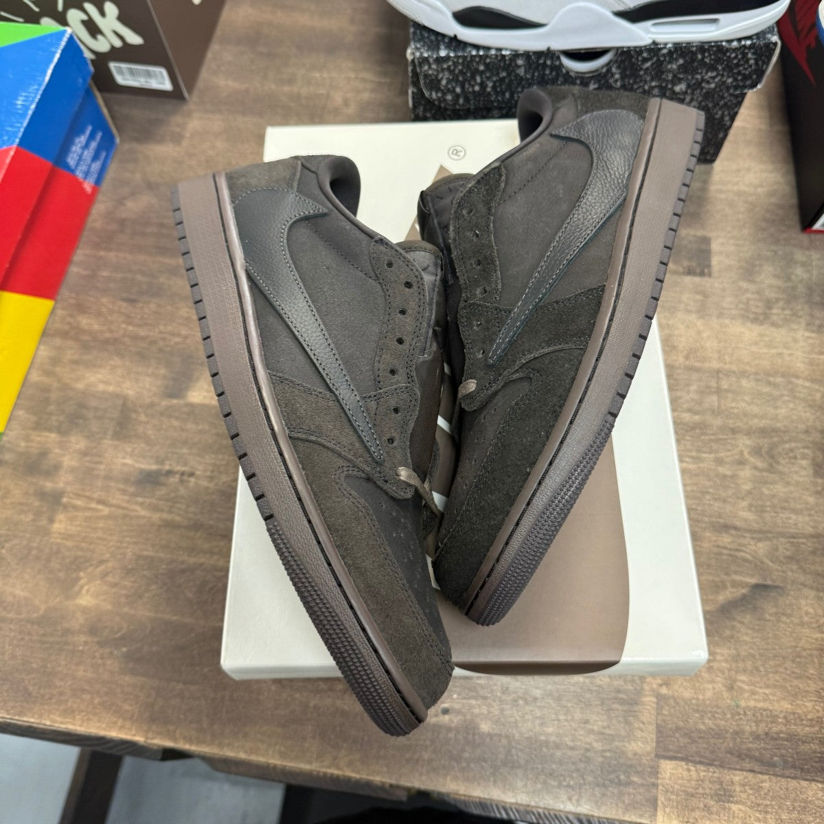 Jordan 1 Retro Low OG SP Travis Scott Velvet Brown - Image 1
