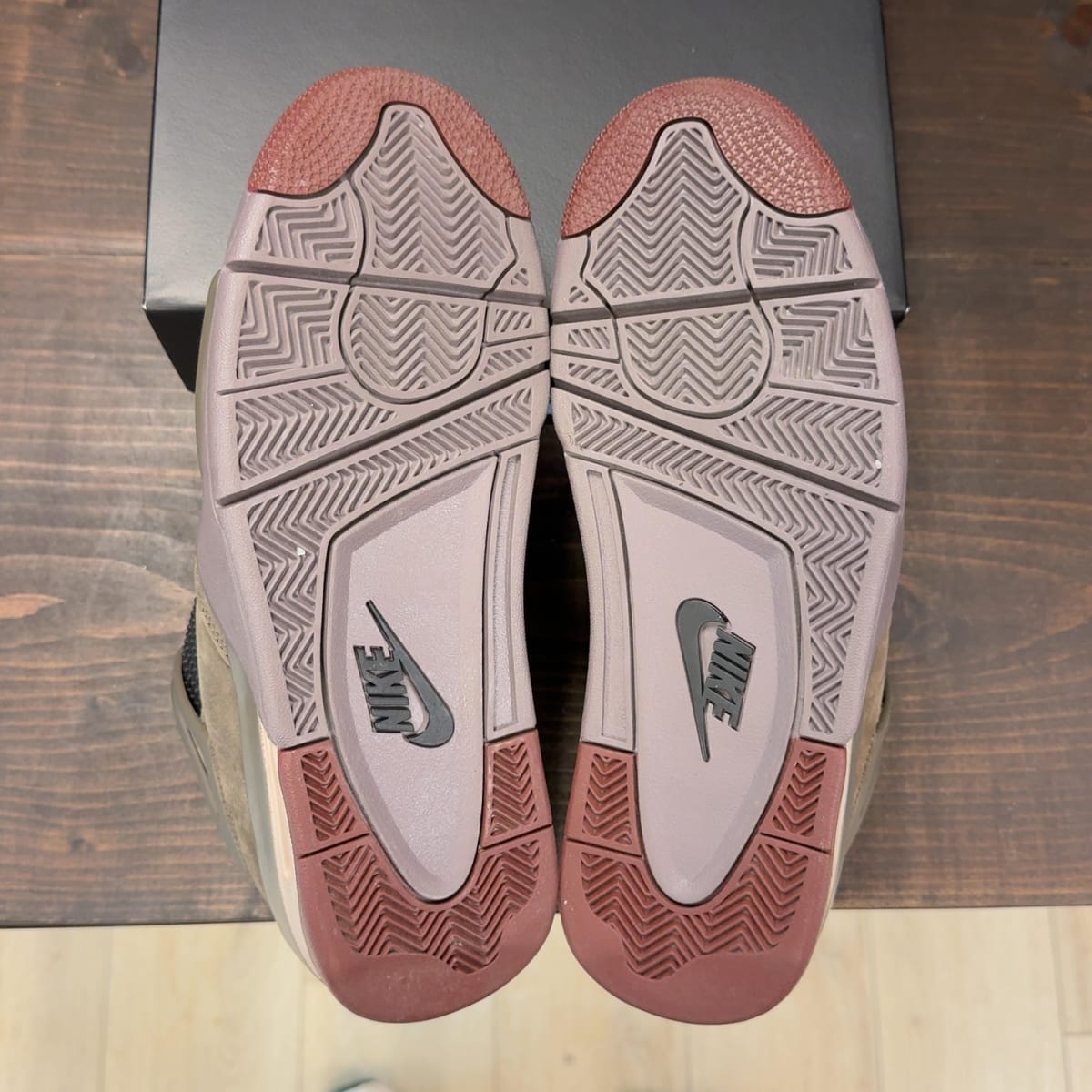 Jordan 4 Retro SP A Ma Maniére Dark Mocha Size 9.5 (Pre-Owned) - aux