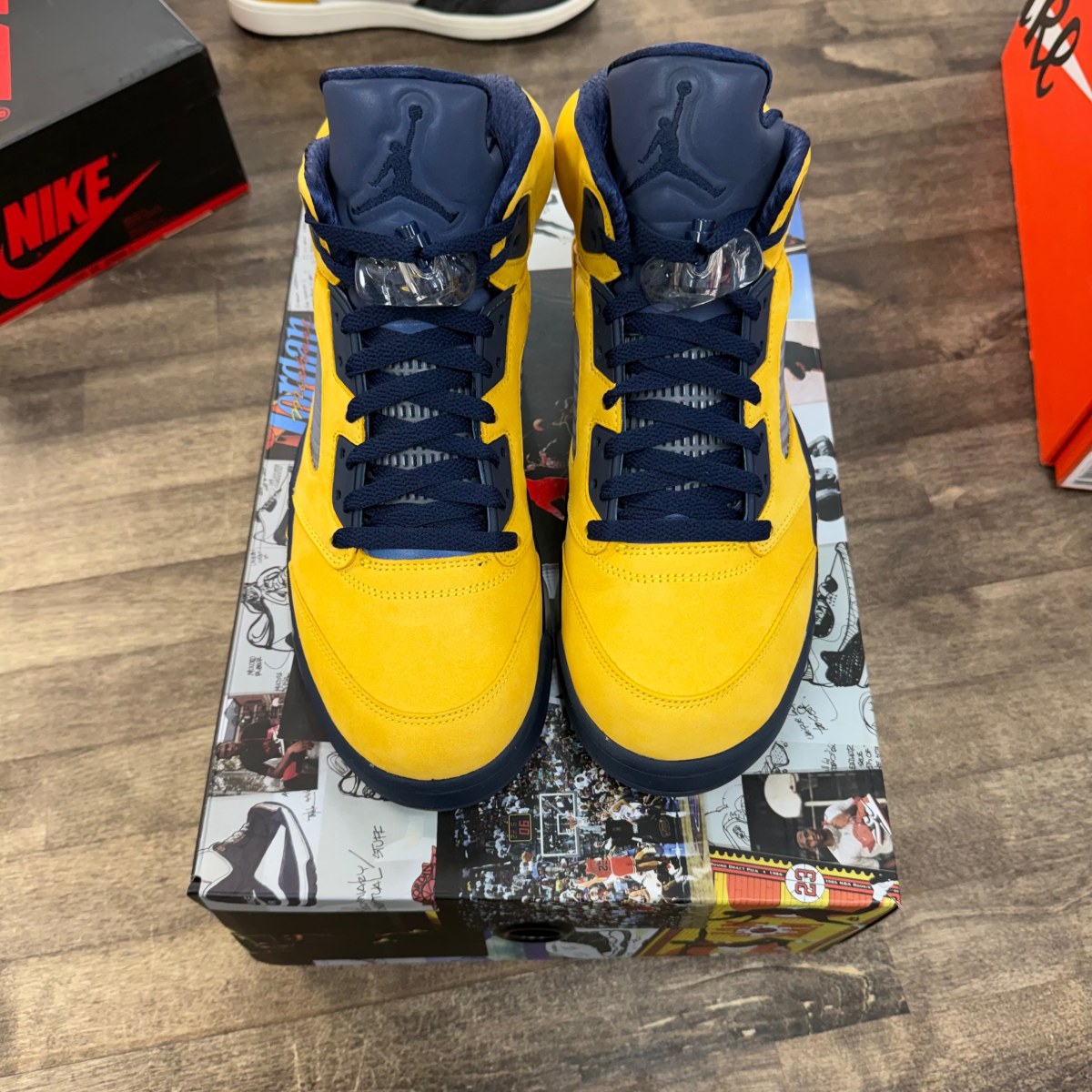 Jordan 5 Retro Michigan (2019) - Image 2