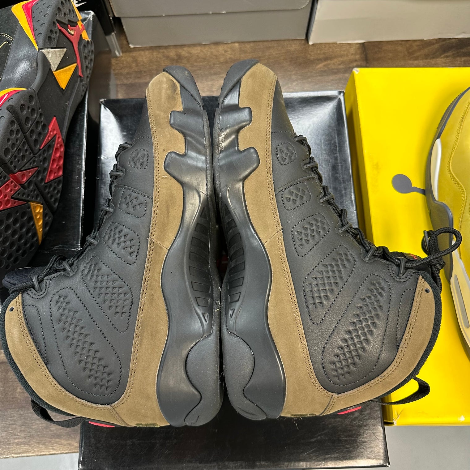 Olive Jordan 9 Retro (USED)