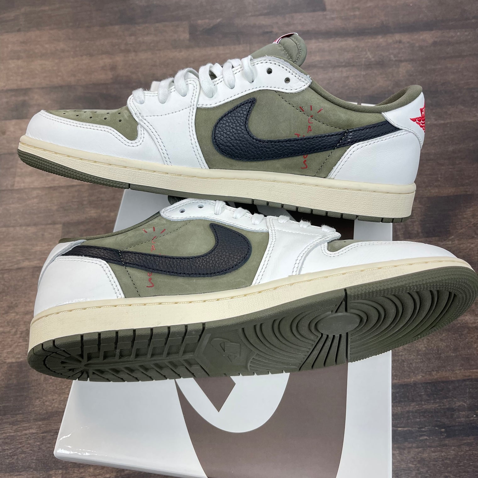 Travis Scott Medium Olive Jordan 1 Low (USED)
