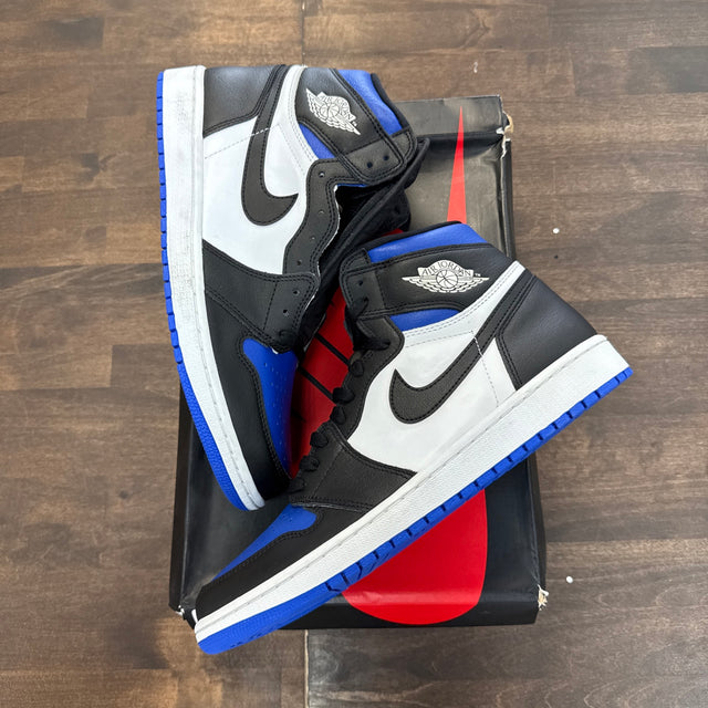 Royal Toe Jordan 1 Retro High (Damaged box, markings)